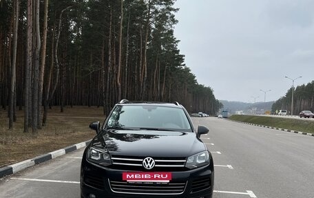 Volkswagen Touareg III, 2011 год, 1 790 000 рублей, 3 фотография