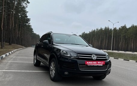 Volkswagen Touareg III, 2011 год, 1 790 000 рублей, 2 фотография
