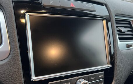 Volkswagen Touareg III, 2011 год, 1 790 000 рублей, 6 фотография
