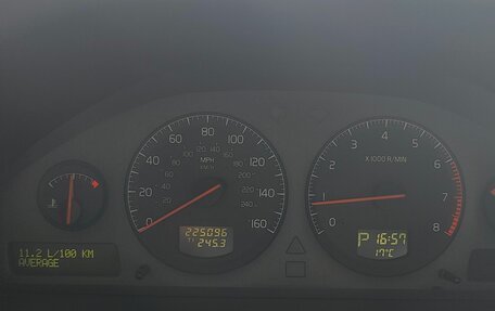 Volvo V70 III рестайлинг, 2002 год, 670 000 рублей, 2 фотография