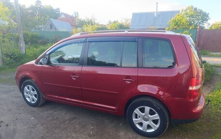 Volkswagen Touran III, 2005 год, 650 000 рублей, 3 фотография