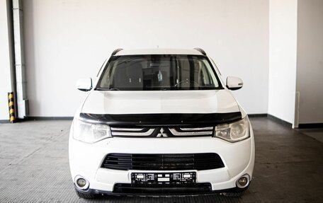 Mitsubishi Outlander III рестайлинг 3, 2013 год, 1 695 000 рублей, 2 фотография