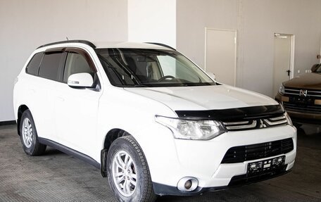 Mitsubishi Outlander III рестайлинг 3, 2013 год, 1 695 000 рублей, 3 фотография