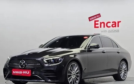 Mercedes-Benz E-Класс, 2022 год, 4 985 000 рублей, 1 фотография