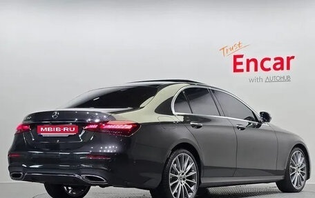 Mercedes-Benz E-Класс, 2022 год, 4 985 000 рублей, 2 фотография