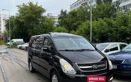 Hyundai Grand Starex Grand Starex I рестайлинг 2, 2012 год, 1 650 000 рублей, 2 фотография