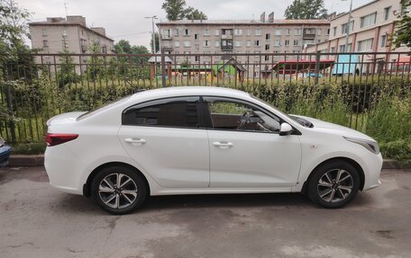 KIA Rio IV, 2017 год, 950 000 рублей, 3 фотография