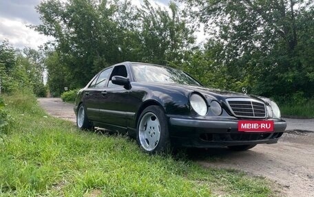 Mercedes-Benz E-Класс, 2000 год, 460 000 рублей, 2 фотография