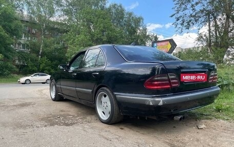 Mercedes-Benz E-Класс, 2000 год, 460 000 рублей, 3 фотография