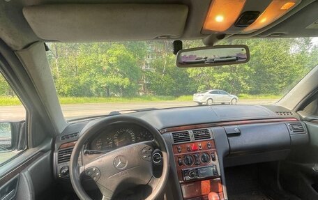 Mercedes-Benz E-Класс, 2000 год, 460 000 рублей, 7 фотография