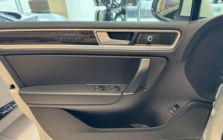 Volkswagen Touareg III, 2016 год, 4 990 000 рублей, 15 фотография