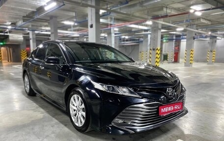 Toyota Camry, 2018 год, 2 700 000 рублей, 1 фотография