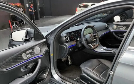 Mercedes-Benz E-Класс, 2022 год, 4 900 000 рублей, 11 фотография