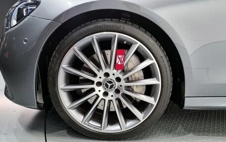 Mercedes-Benz E-Класс, 2022 год, 4 900 000 рублей, 5 фотография