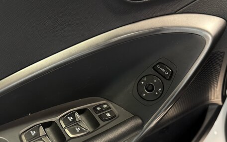 Hyundai Santa Fe III рестайлинг, 2016 год, 2 200 000 рублей, 17 фотография