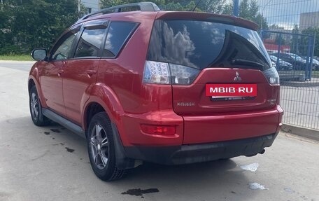 Mitsubishi Outlander III рестайлинг 3, 2011 год, 970 000 рублей, 3 фотография