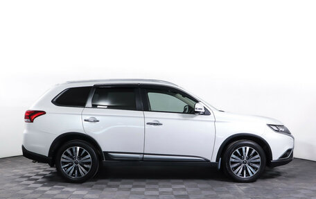Mitsubishi Outlander III рестайлинг 3, 2021 год, 2 743 000 рублей, 4 фотография