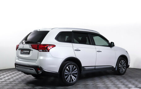 Mitsubishi Outlander III рестайлинг 3, 2021 год, 2 743 000 рублей, 5 фотография