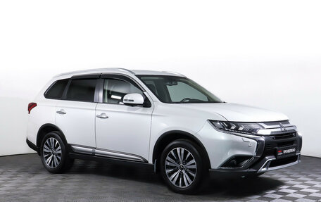 Mitsubishi Outlander III рестайлинг 3, 2021 год, 2 743 000 рублей, 3 фотография