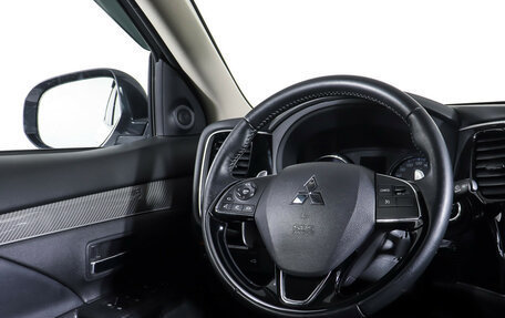 Mitsubishi Outlander III рестайлинг 3, 2021 год, 2 743 000 рублей, 16 фотография