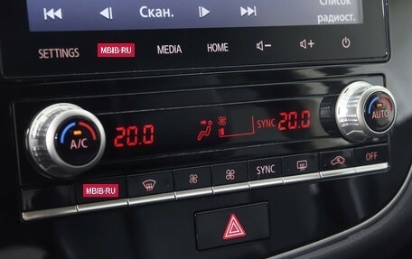 Mitsubishi Outlander III рестайлинг 3, 2021 год, 2 743 000 рублей, 23 фотография