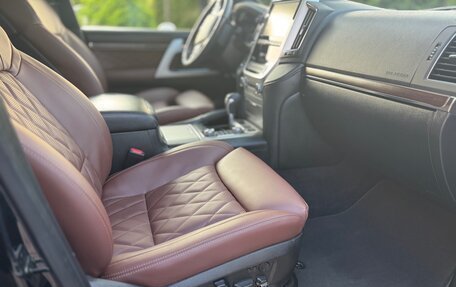 Toyota Land Cruiser 200, 2017 год, 7 900 000 рублей, 7 фотография