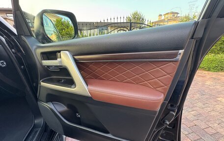 Toyota Land Cruiser 200, 2017 год, 7 900 000 рублей, 8 фотография