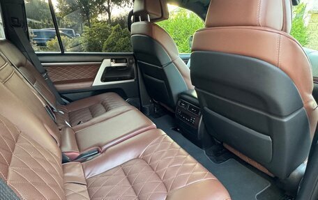 Toyota Land Cruiser 200, 2017 год, 7 900 000 рублей, 9 фотография