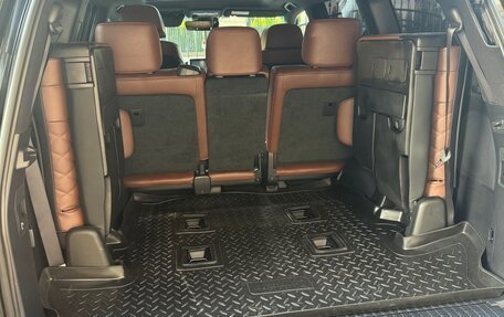Toyota Land Cruiser 200, 2017 год, 7 900 000 рублей, 18 фотография
