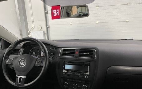 Volkswagen Jetta VI, 2012 год, 1 299 000 рублей, 11 фотография