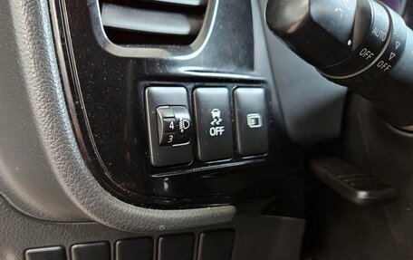 Mitsubishi Outlander III рестайлинг 3, 2019 год, 1 890 000 рублей, 16 фотография