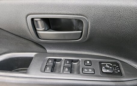 Mitsubishi Outlander III рестайлинг 3, 2019 год, 1 890 000 рублей, 15 фотография