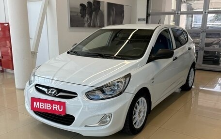 Hyundai Solaris II рестайлинг, 2013 год, 899 900 рублей, 3 фотография