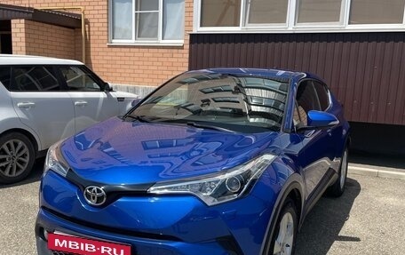 Toyota C-HR I рестайлинг, 2018 год, 2 150 000 рублей, 9 фотография