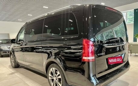 Mercedes-Benz V-Класс, 2017 год, 4 100 000 рублей, 5 фотография