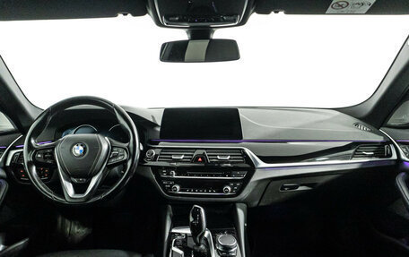 BMW 5 серия, 2017 год, 3 549 700 рублей, 13 фотография