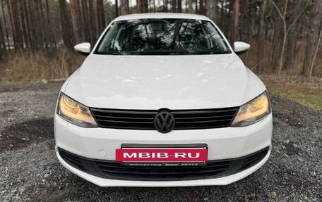 Volkswagen Jetta VI, 2013 год, 965 000 рублей, 2 фотография