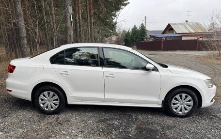 Volkswagen Jetta VI, 2013 год, 965 000 рублей, 4 фотография