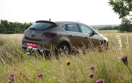Opel Astra J, 2013 год, 980 000 рублей, 1 фотография