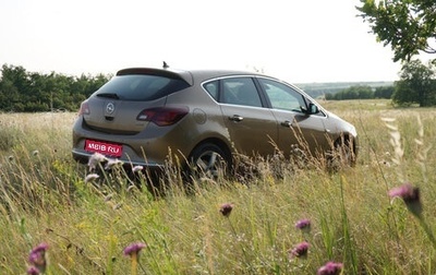 Opel Astra J, 2013 год, 980 000 рублей, 1 фотография