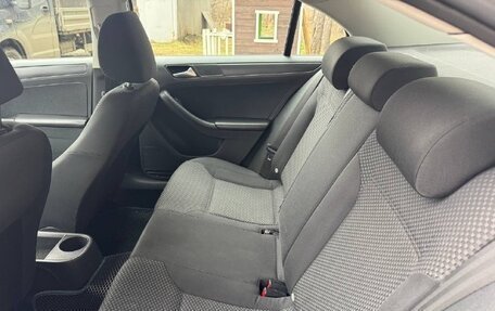 Volkswagen Jetta VI, 2013 год, 965 000 рублей, 19 фотография