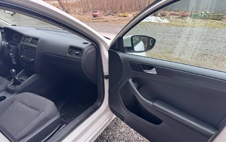 Volkswagen Jetta VI, 2013 год, 965 000 рублей, 24 фотография