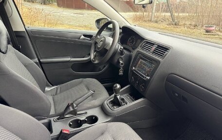 Volkswagen Jetta VI, 2013 год, 965 000 рублей, 25 фотография