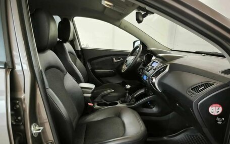Hyundai ix35 I рестайлинг, 2011 год, 880 000 рублей, 10 фотография