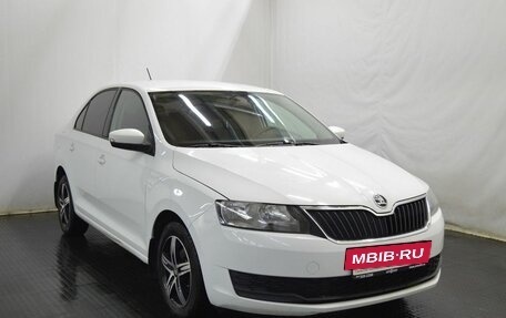 Skoda Rapid I, 2018 год, 915 000 рублей, 3 фотография