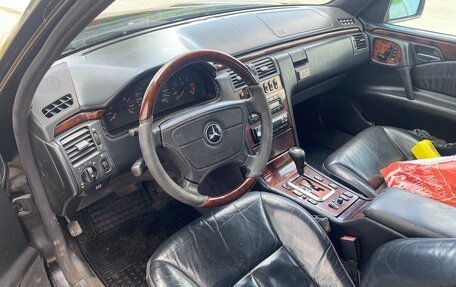 Mercedes-Benz E-Класс, 1997 год, 460 000 рублей, 19 фотография