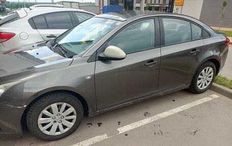 Chevrolet Cruze II, 2009 год, 550 000 рублей, 3 фотография