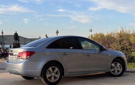 Chevrolet Cruze II, 2011 год, 700 000 рублей, 5 фотография