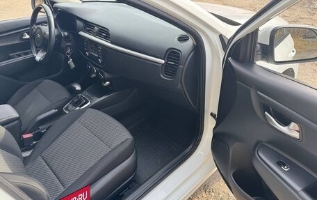 KIA Rio IV, 2018 год, 1 440 000 рублей, 28 фотография