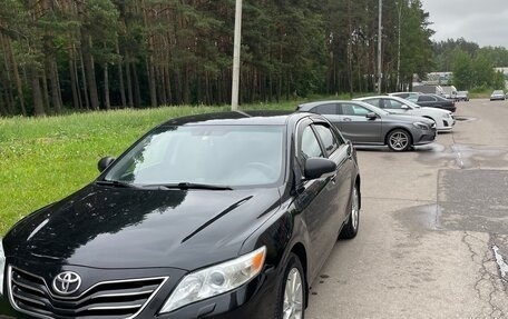 Toyota Camry, 2011 год, 1 380 000 рублей, 2 фотография